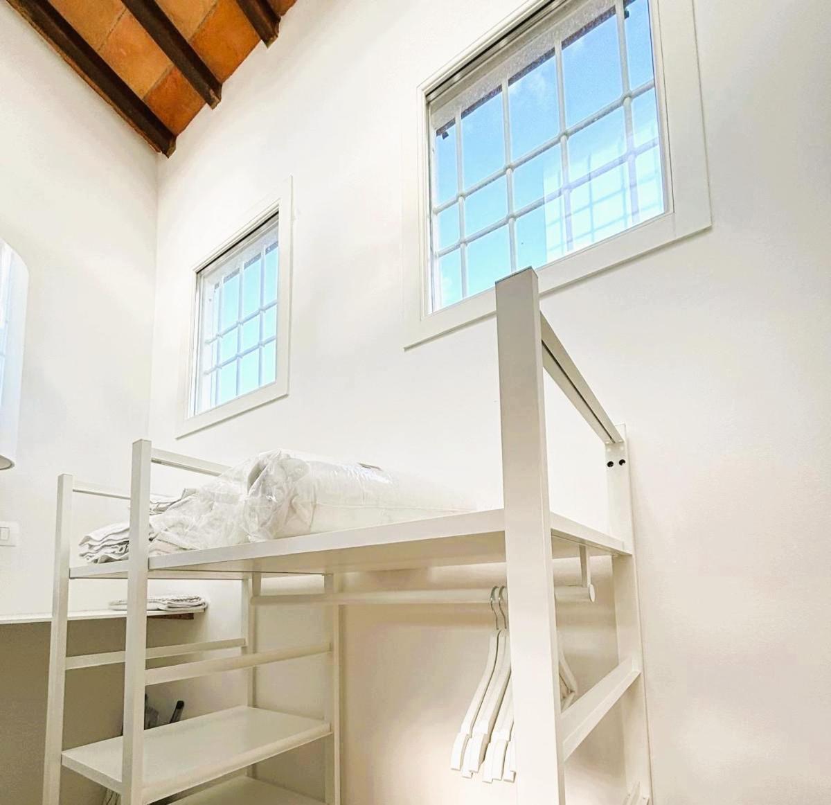 Red Lily Apartment Florenz