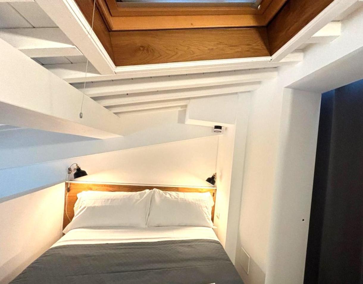 Red Lily Apartment Florenz